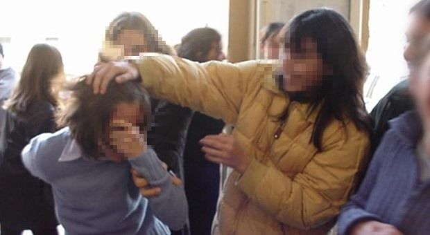 Pistoia, la ragazza ubriaca e vittima dei bulli sarà bocciata insieme ai suoi aguzzini article-post