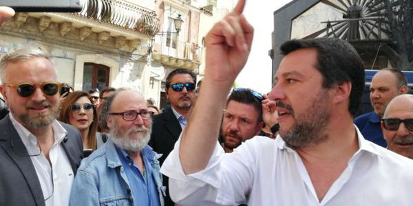 Salvini: «Se difendere i confini è da razzista, allora lo sono»