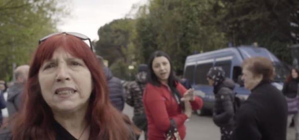 Viaggio a Torre Maura: «Ci dicono che siamo razzisti? Chissenefrega» | VIDEO