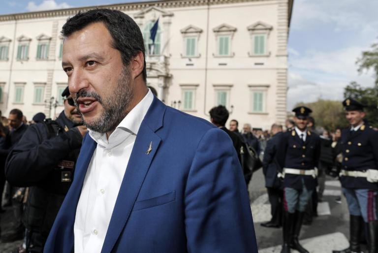 C’è un agguato a Milano e Salvini ci ricorda che i reati sono in calo