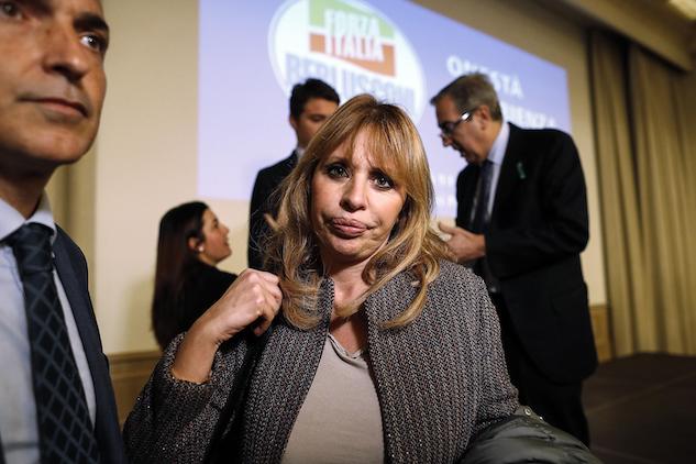 Mussolini annuncia l’apertura della cripta del nonno e attacca: «Gli antifascisti vanno buttati in galera» article-post