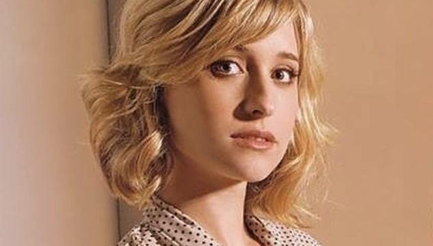 L'attrice di Smallville che reclutava donne per la setta sessuale