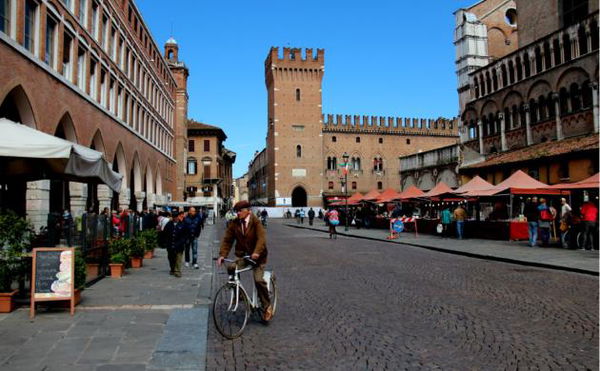 Ferrara, compagni di classe insultano un bambino: «Riapriremo i forni di Auschwitz»