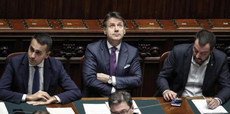 Il reclamo dei genitori al Garante per il video di Conte con i bambini di una scuola article-post