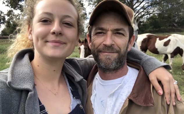 La figlia di Luke Perry ha costruito una scuola in Malawi in suo nome article-post