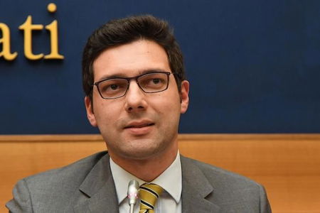 Francesco D’Uva sul caso Siri : «Se Conte non lo rimuove, non lo accettiamo» article-post