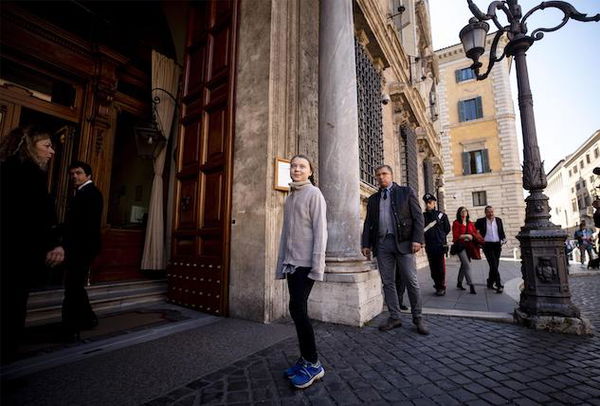Greta Thunberg al Senato: «Non vogliamo i selfie, ma che agiate»