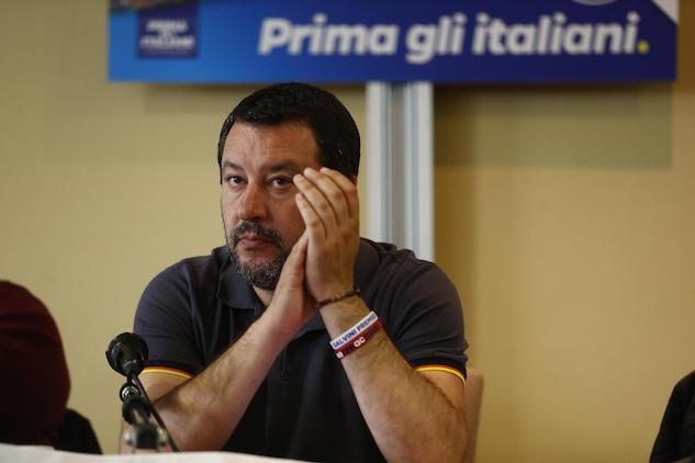 Matteo Salvini firma la direttiva contro la Mare Jonio: «Rischio terrorismo islamico» article-post