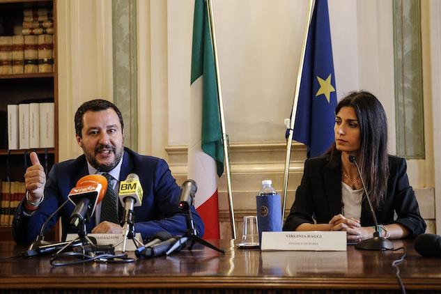 Matteo Salvini (di nuovo) contro Virginia Raggi : «La città non è mai stata cosi sporca»