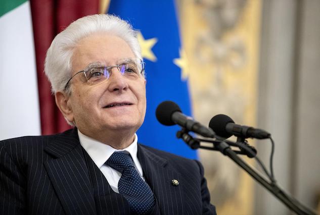 Mattarella dice che salvare vite in mare dà lustro all’Italia