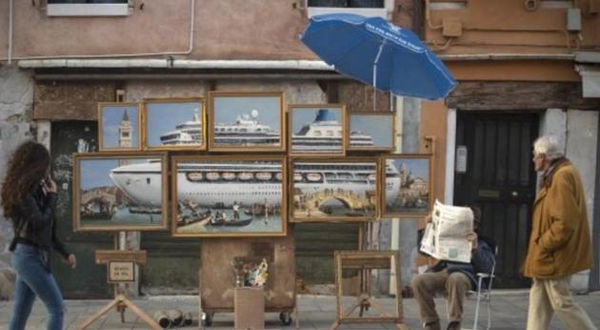 Banksy ha trollato Venezia e Venezia lo ha cacciato | VIDEO