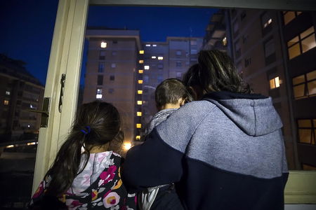 Casal Bruciato, ancora tensione con i rom: «Li devono bruciare tutti» | VIDEO article-post