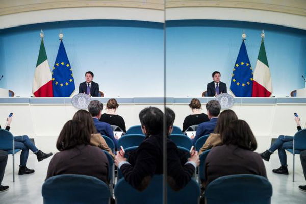 Casalino ha impedito ai giornalisti di fare domande a Giuseppe Conte