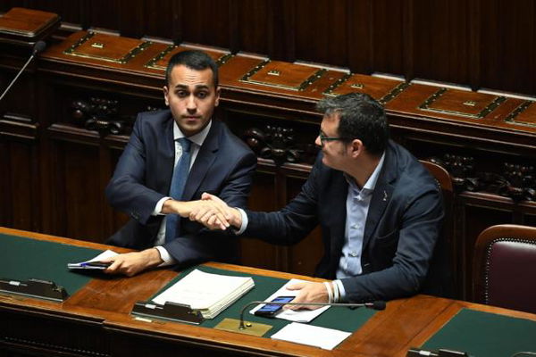 Lunedì di querele per Di Maio: dopo Zanda arriva la ‘minaccia’ del leghista Centinaio