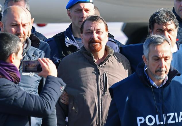I giudici di Milano confermano l’ergastolo per Cesare Battisti, ma tra quattro anni potrà avere permessi premio article-post