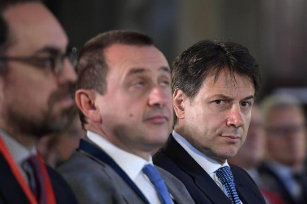 Giuseppe Conte s’infuria: «Gravissimo mettere in dubbio la mia imparzialità. Me lo dicano in faccia» article-post