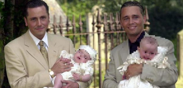 Bimbi con due padri, la Cassazione dice no alla trascrizione nei registri italiani