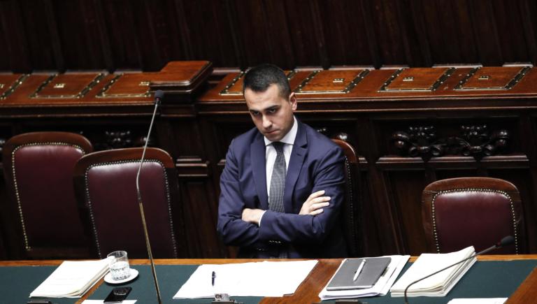 Di Maio furioso con la Raggi: «Aiuti i romani e non i rom»