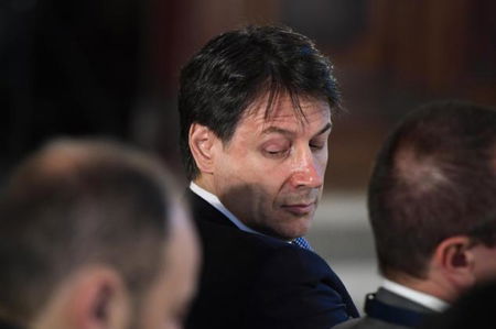Giuseppe Conte vorrebbe riscrivere la Costituzione per inserire il «diritto a Internet» article-post