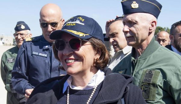 Migranti soccorsi dalla Marina Militare, dal ministro Trenta nessuna indicazione