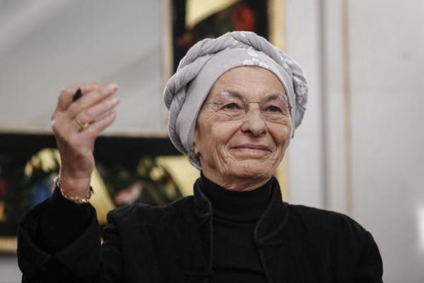 Emma Bonino spiega che è inquietante che Radio Radicale venga chiusa a 5 giorni dal voto per le europee