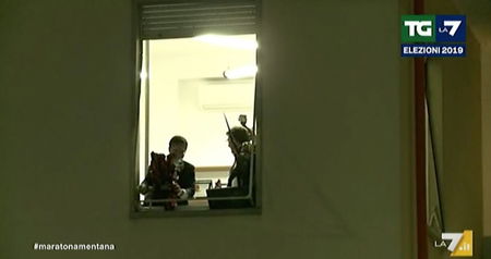 La Lega festeggia esponendo l’uovo di Pasqua del Milan e Alberto da Giussano article-post