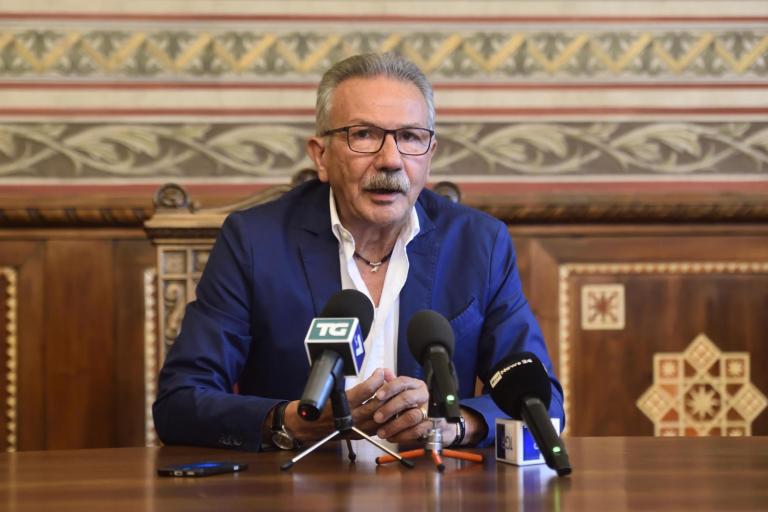 Tangenti e corruzione, arrestato il sindaco leghista di Legnano