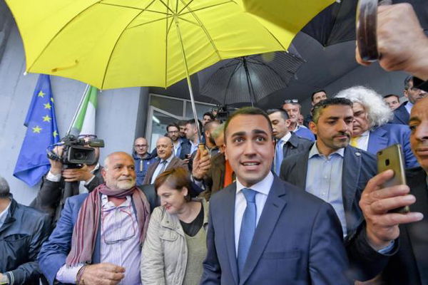 Perché Di Maio non dice che il collasso M5S è colpa del salvataggio di Salvini dal processo?