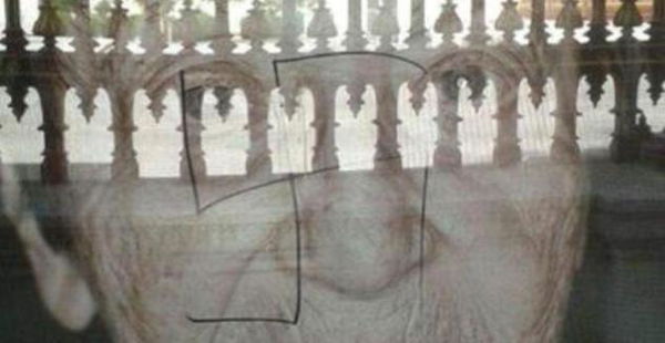 Vienna, svastiche sulle immagini dei sopravvissuti alla Shoah fotografati dall’italiano Luigi Toscano