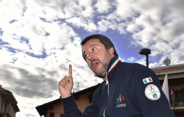 Matteo Salvini: «L’aiuto agli irregolari non è un bel segnale» article-post