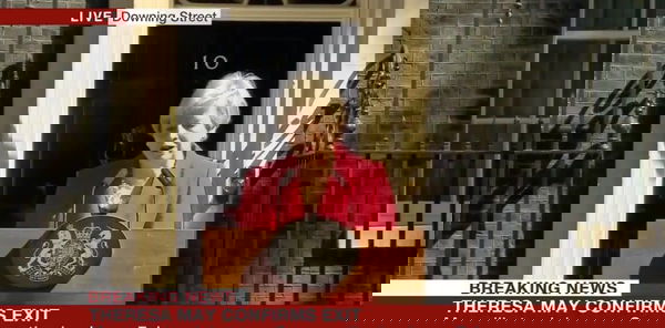 Theresa May ha annunciato le dimissioni, tra le lacrime: «È stato l’onore più grande della mia vita»