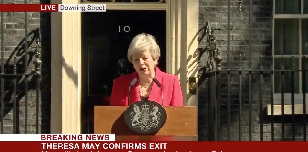 Theresa May ha annunciato le dimissioni, tra le lacrime: «È stato l’onore più grande della mia vita» article-post