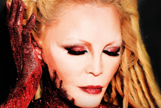 Patty Pravo: Il nuovo singolo è “Pianeti”, scritto da Giovanni Caccamo