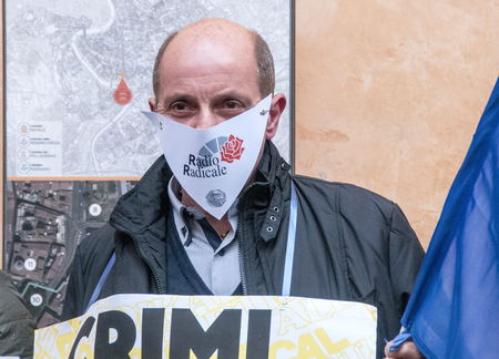 Il M5S fa le barricate, dice no alla proroga della convenzione e stacca la spina a Radio Capitale article-post
