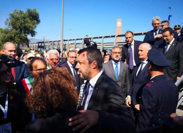 Salvini: «Non sono a Palermo per fare campagna elettorale». Ma è da stamattina che continua a farla