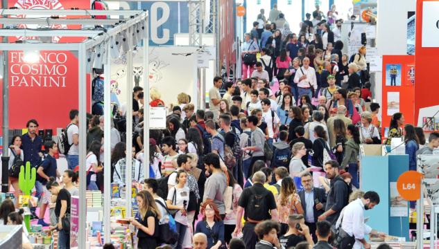 Stand Altaforte al salone del Libro
