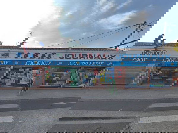 Tolosa, uomo prende in ostaggio alcuni clienti di un bar e spara alla Polizia: «Sono il braccio armato dei gilet gialli»