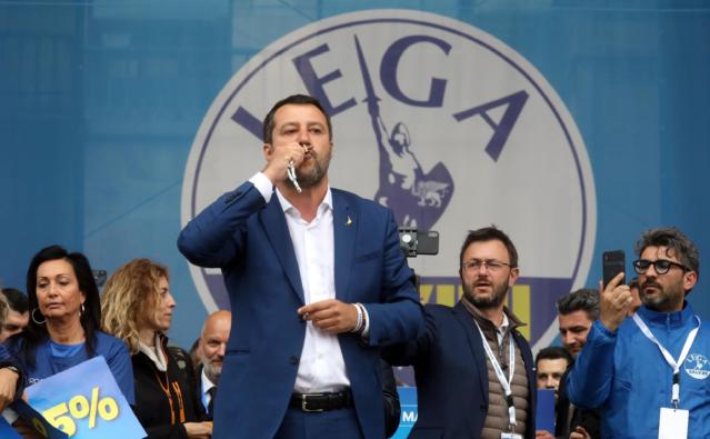 Il Vaticano a Salvini: «Nemmeno il Pci nel ’48 attaccava il Papa» article-post