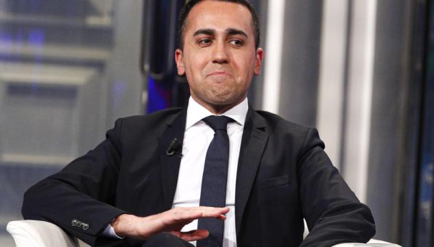 Voli di Stato, Di Maio dà una spallata a Salvini