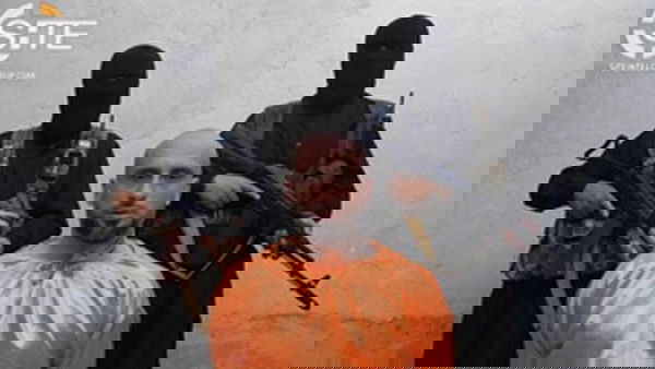 La lunga (e strana) storia di Alessandro Sandrini liberato in Siria