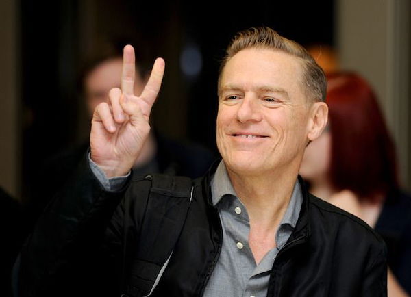 Bryan Adams ha fatto da scudo umano per proteggere un balena