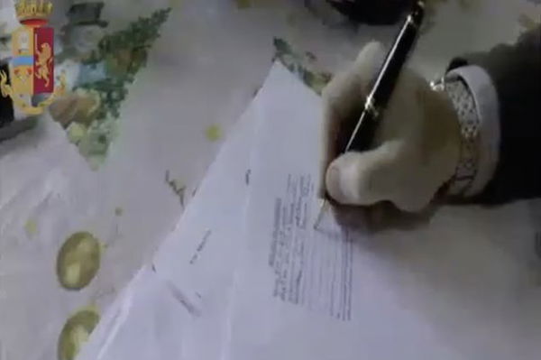 Cagliari, vendevano permessi di soggiorno: coinvolti anche due dipendenti del ministero dell’Interno