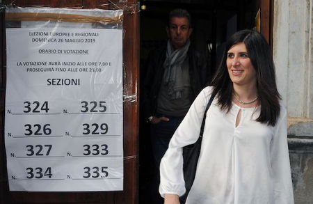 Il commento di Chiara Appendino: «Sostegno a Di Maio, non smettiamo di ascoltare la gente» article-post