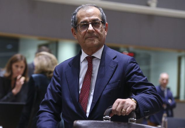 Tria contro il contratto di governo: «I minibot sono illegali e pericolosi» article-post