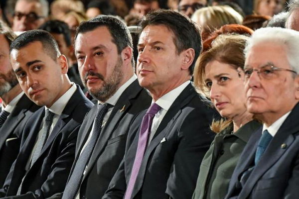 Conte, Di Maio e Salvini governano da più di una settimana senza parlarsi