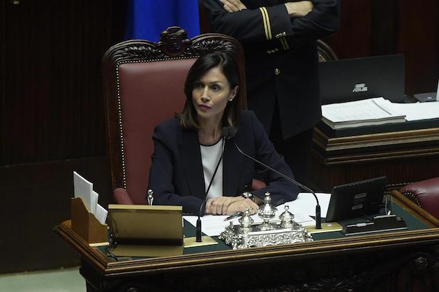 Mara Carfagna bacchetta Salvini in aula: «Non siamo a scuola» article-post