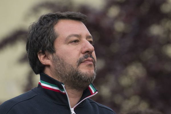 Per spostarsi in tutta Italia Matteo Salvini sfrutta le “Ferrari del Cielo”