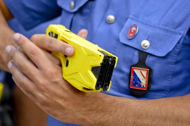 Milano dice no ai taser: «Noi tuteliamo e difendiamo i diritti della persona» article-post