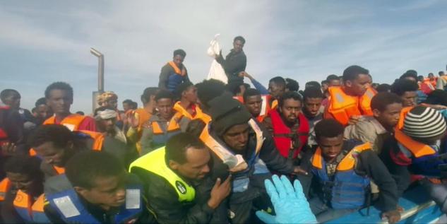 Napoli, arrestati agenti che facevano entrare «migliaia» di immigrati illegalmente article-post