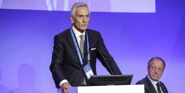 Il presidente della Figc lancia l’idea: «Facciamo play-off e play-out anche in Serie A»
